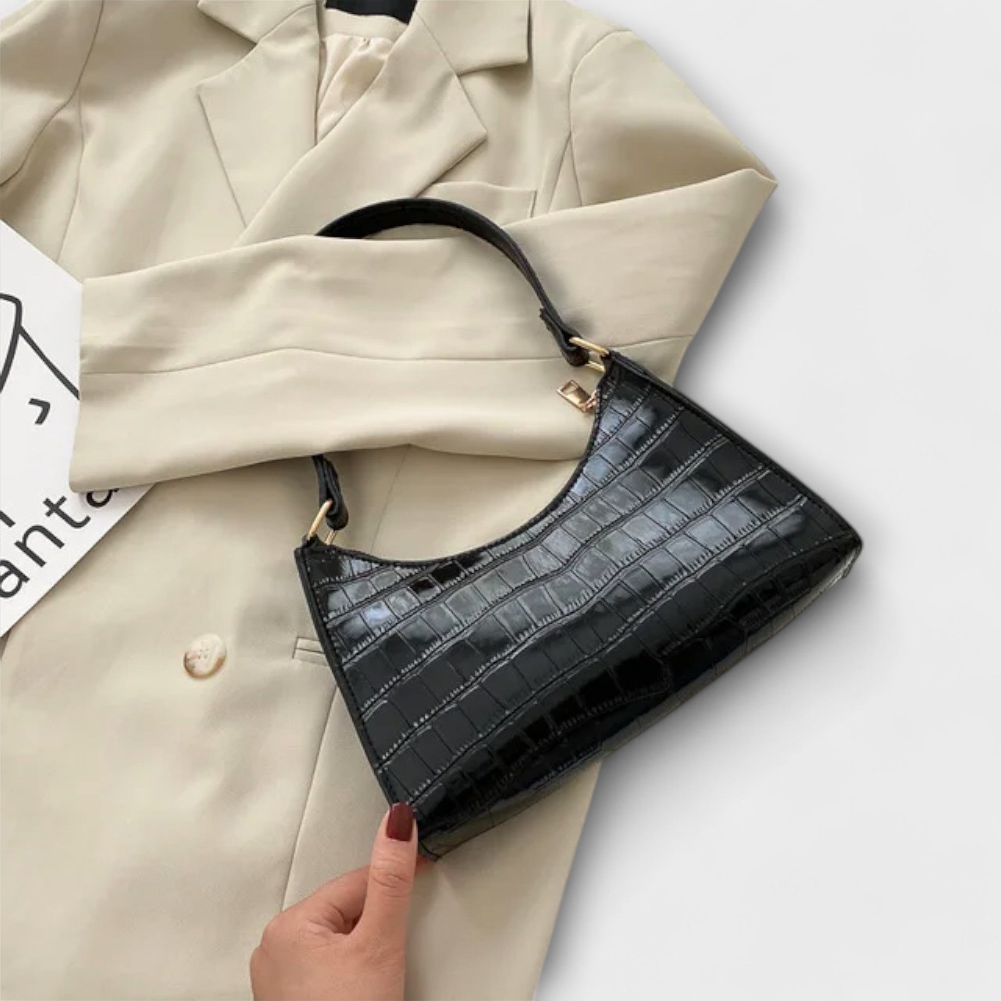 Lora. - Błyszczące etui skórzane